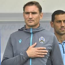 Никица Елавич