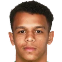 Сандрі Роберто Сантос іде