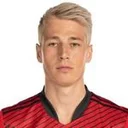 Лукас Макнотон