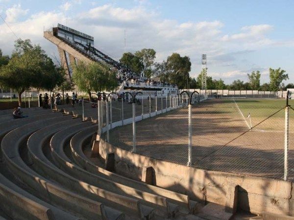 Естадіо імені Віктора Антоніо Легротальє