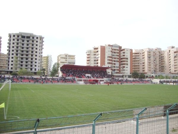 Стадион Фламуртари