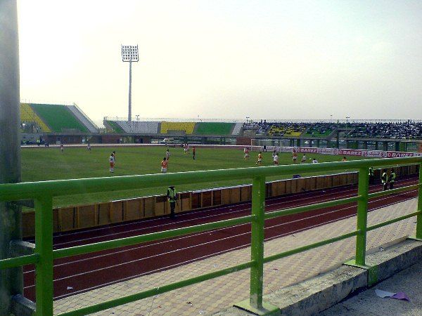 Стадіон імені Шахіда Бахонара