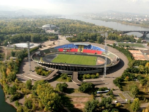 Центральний стадіон