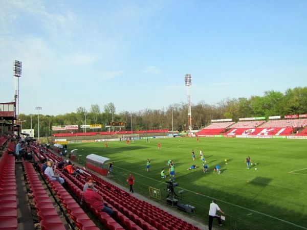 Стадіон Олах Габор Уткай