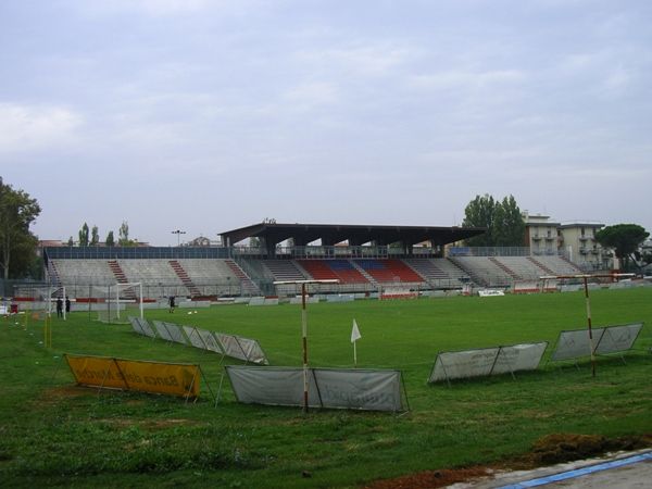 Стадіо Комунале Бруно Бенеллі