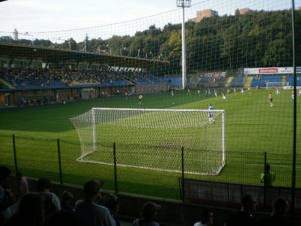 Стадіон Летна