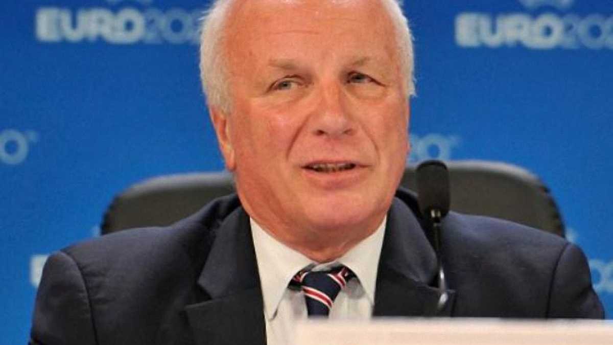 Глава Футбольной ассоциации Англии: Блаттер должен подать в отставку