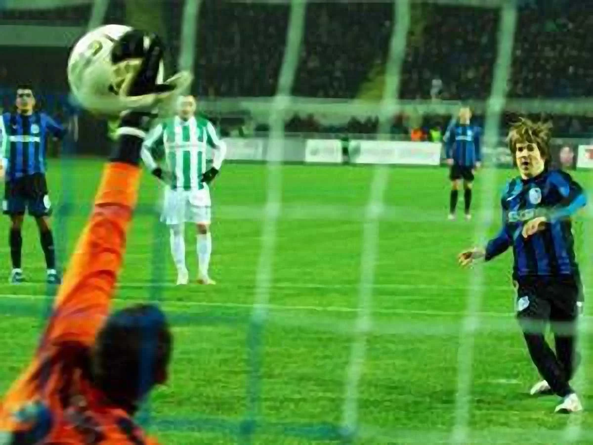 Мяч Балашова с пенальти решил судьбу встречи