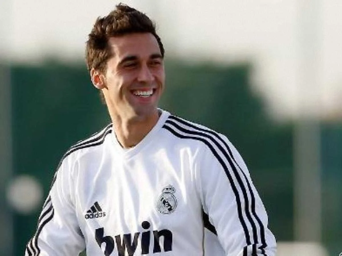 Альваро Арбелоа не выглядит обездоленным испанцем под гнетом Моура