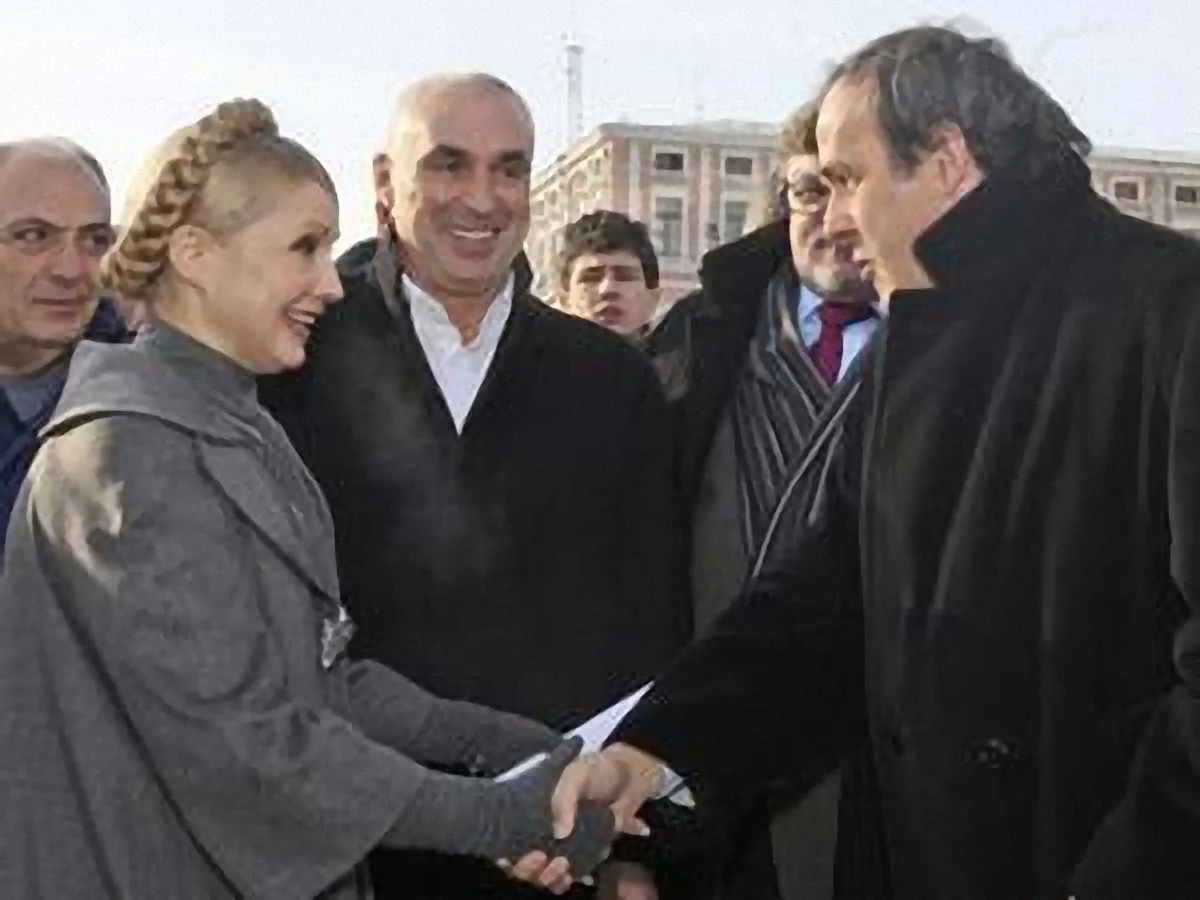 Тимошенко вітається з Платіні