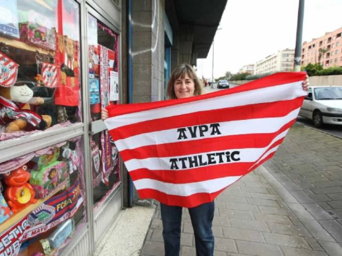Фото до новини: Багато пива і ніякого футболу. Більбао в Бухаресті. ФОТО 