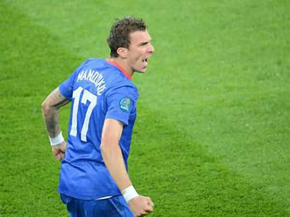 Манджукіч святкує свій гол