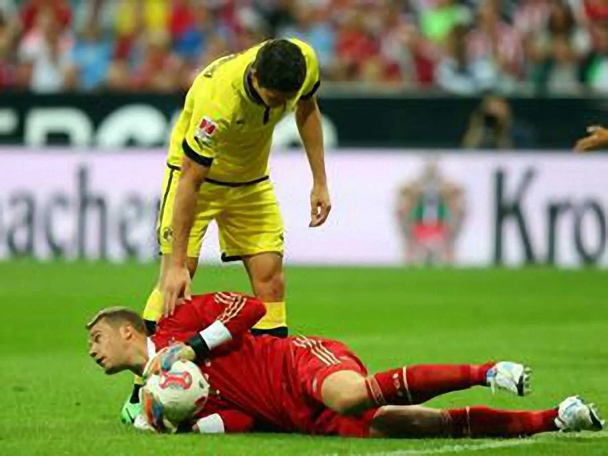 Мануэль Нойер против "Боруссии"