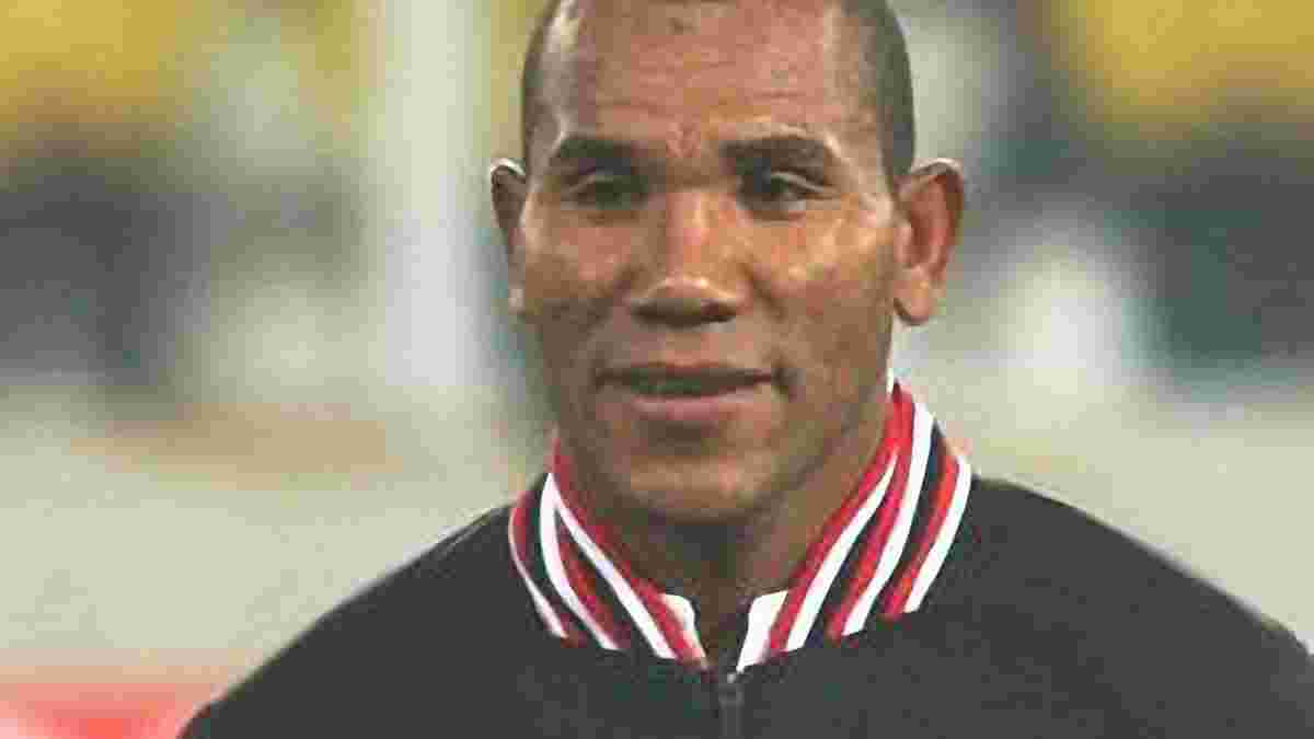 Игрока сборной Перу задержали как террориста в аэропорту