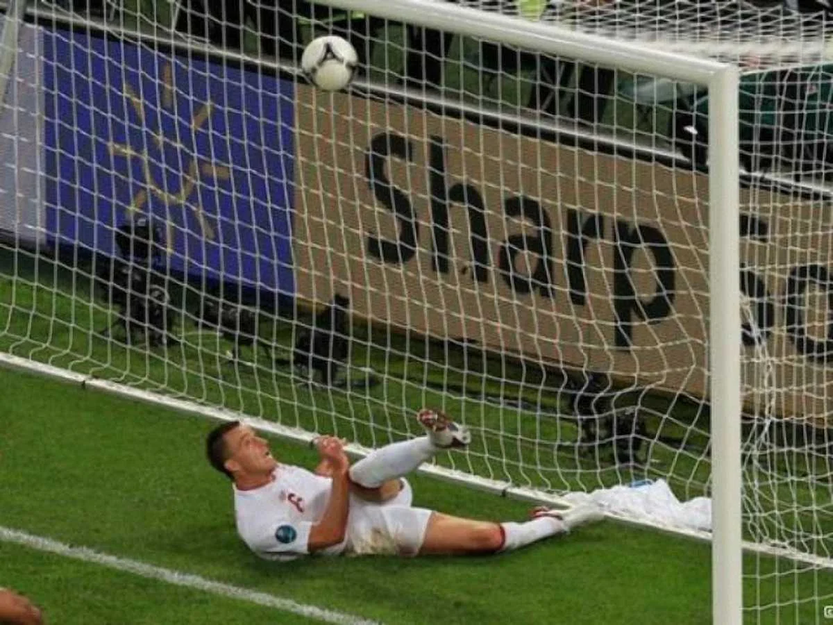 Добре нам знайомий гол-фантом