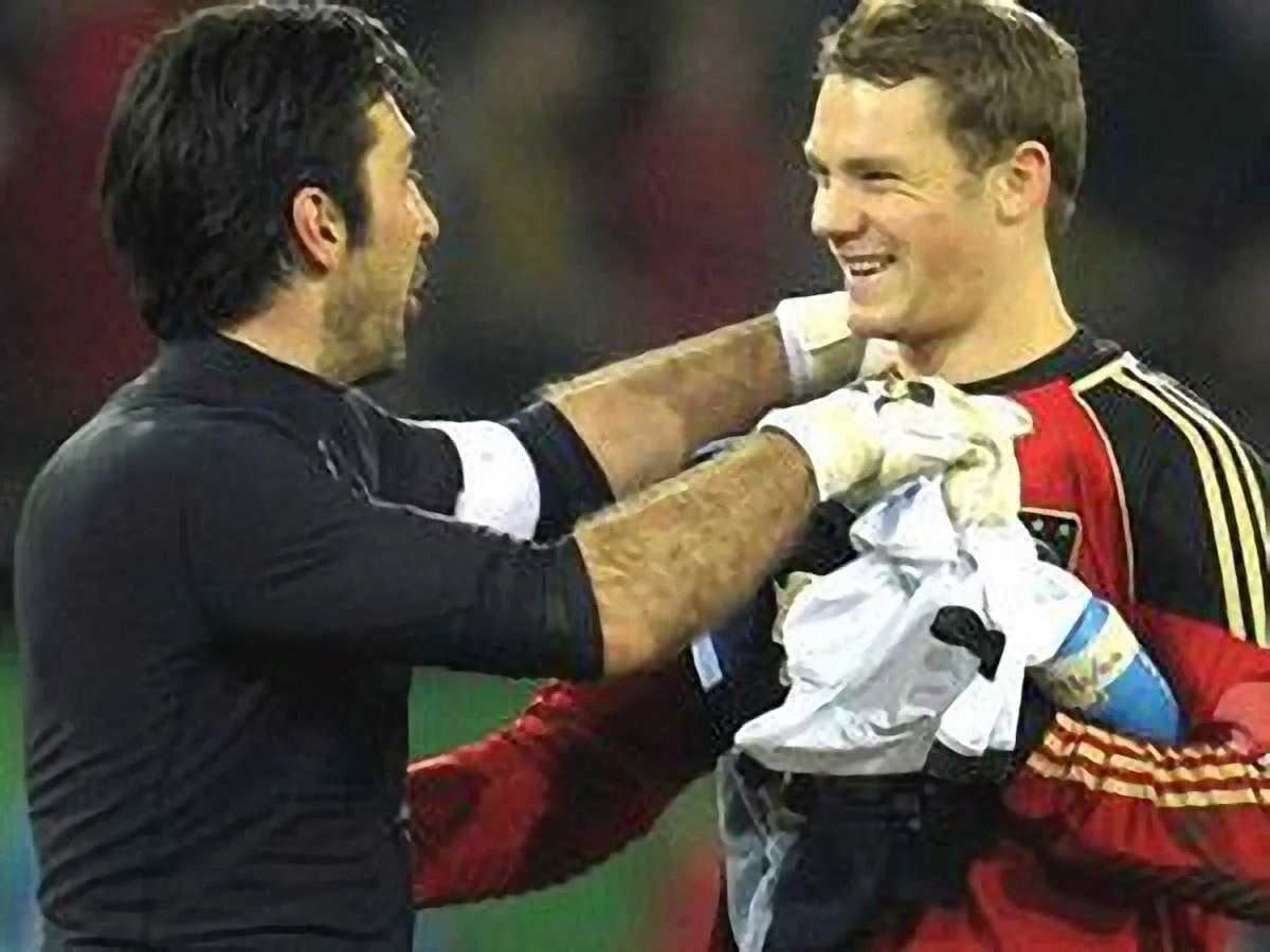 Буффон та Нойєр у ТОПі