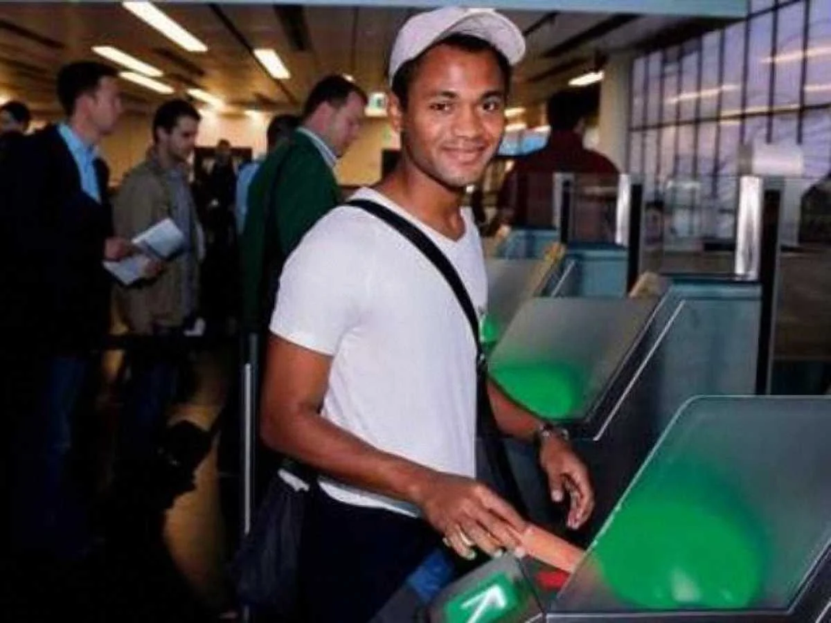 Рафаеля зустріли на батьківщині непривітно