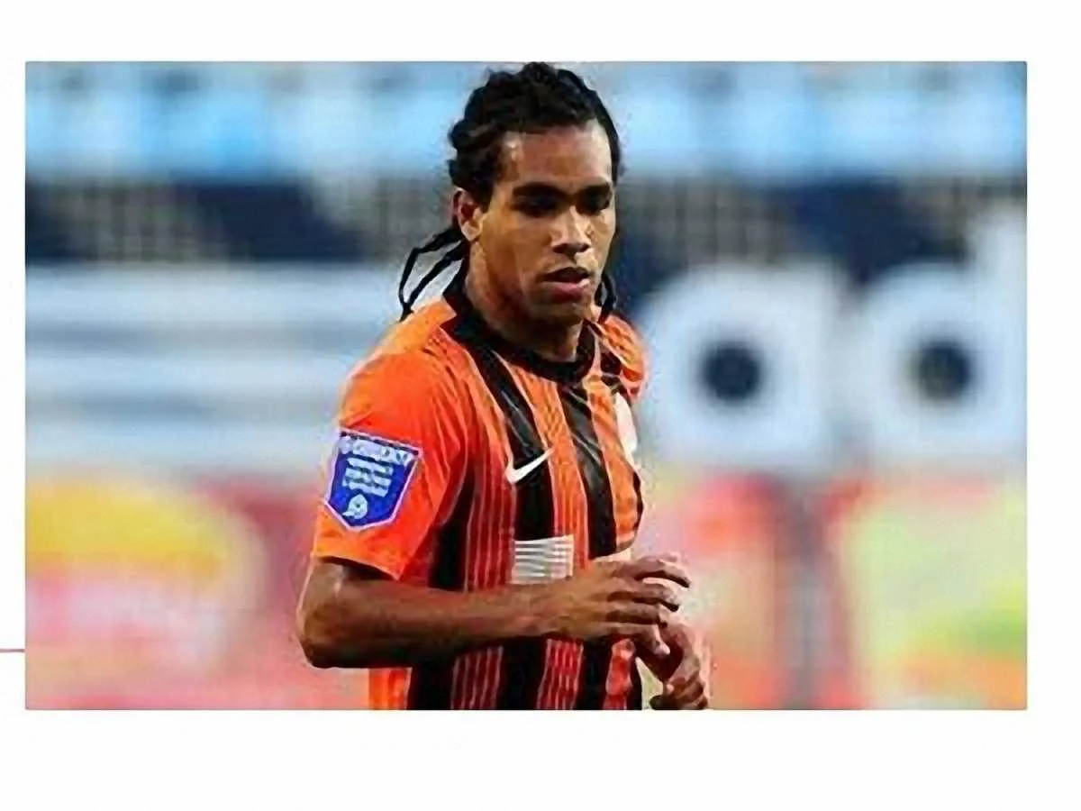 Фото до новини: "Ювентусу" приписывают интерес к Алексу Тейшейре