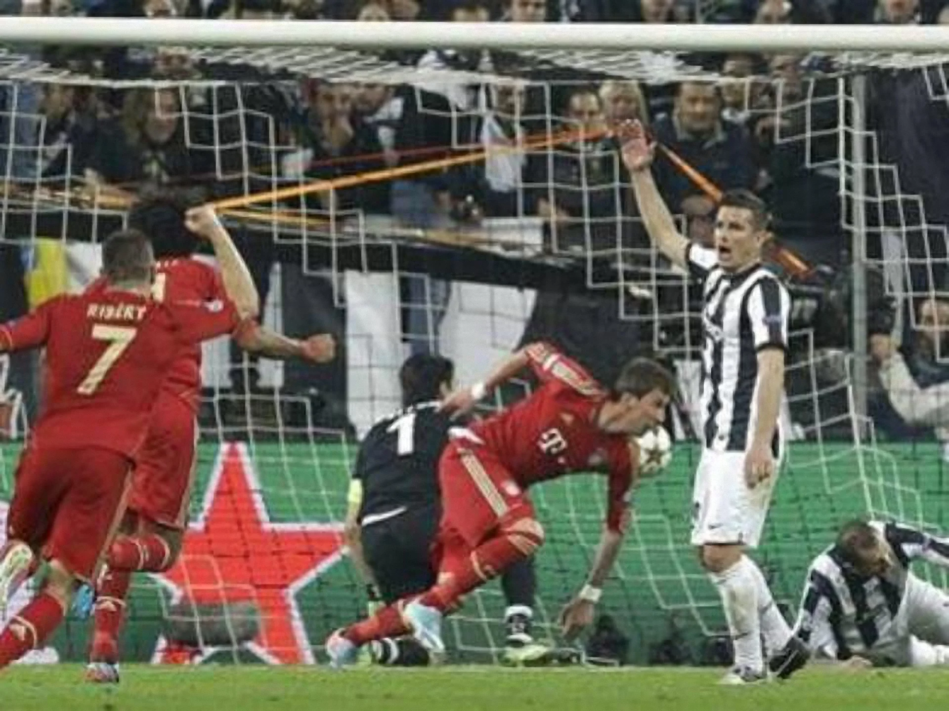 "Баварія" без проблем проходить "Юве"