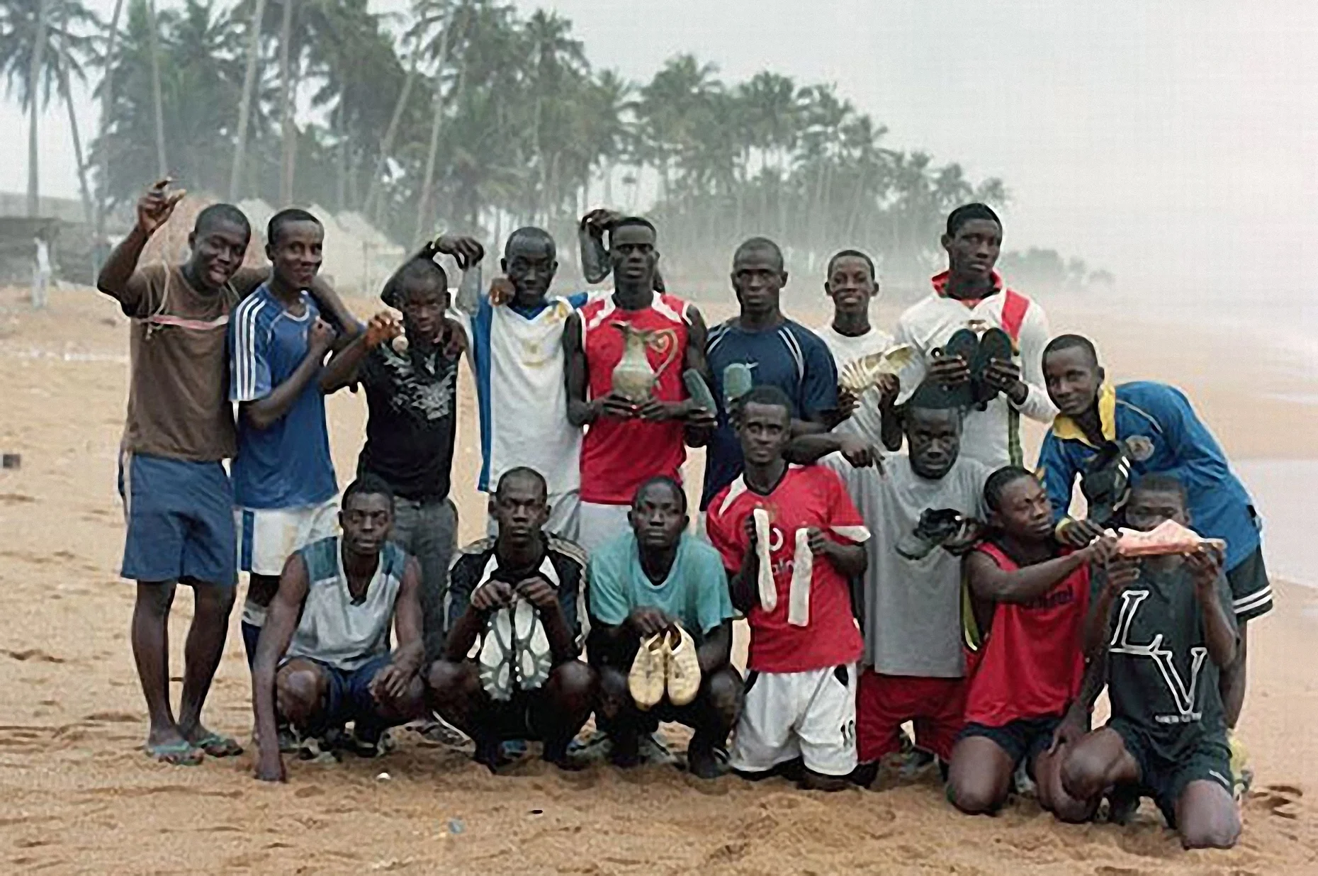 Фото к новости: Футбол по-африканськи