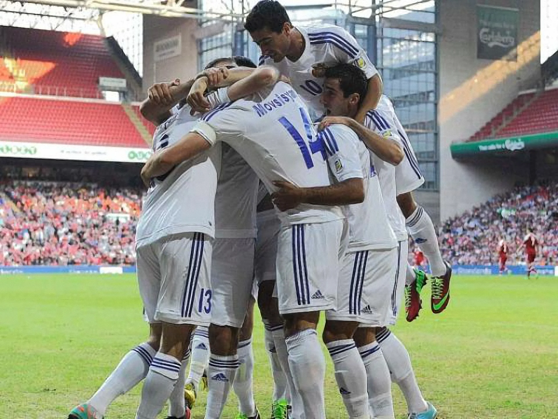 Мовсісян зробив дубль, Мхітарян забив дуже красиво