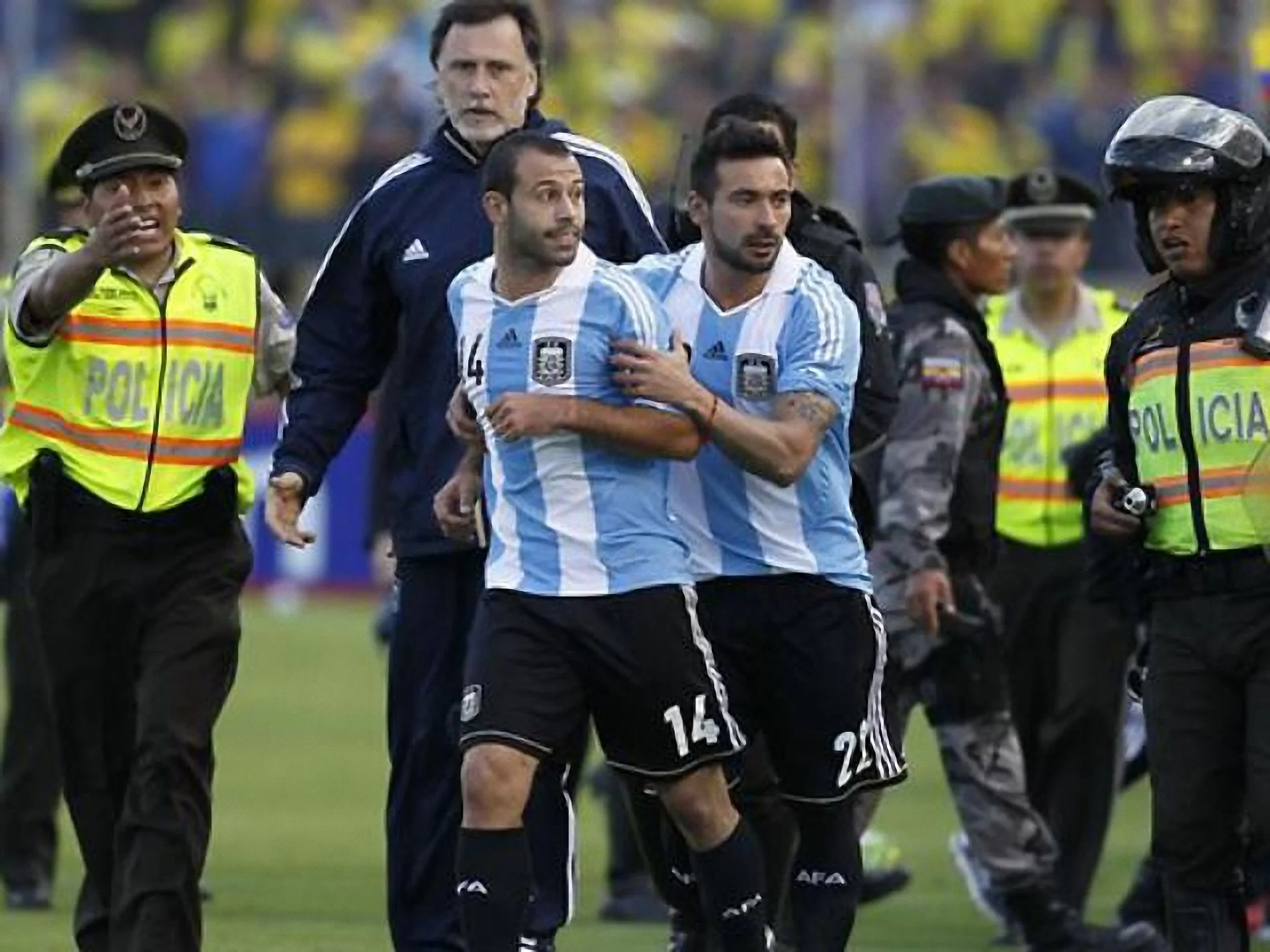 Маскерано понадобилась полиция