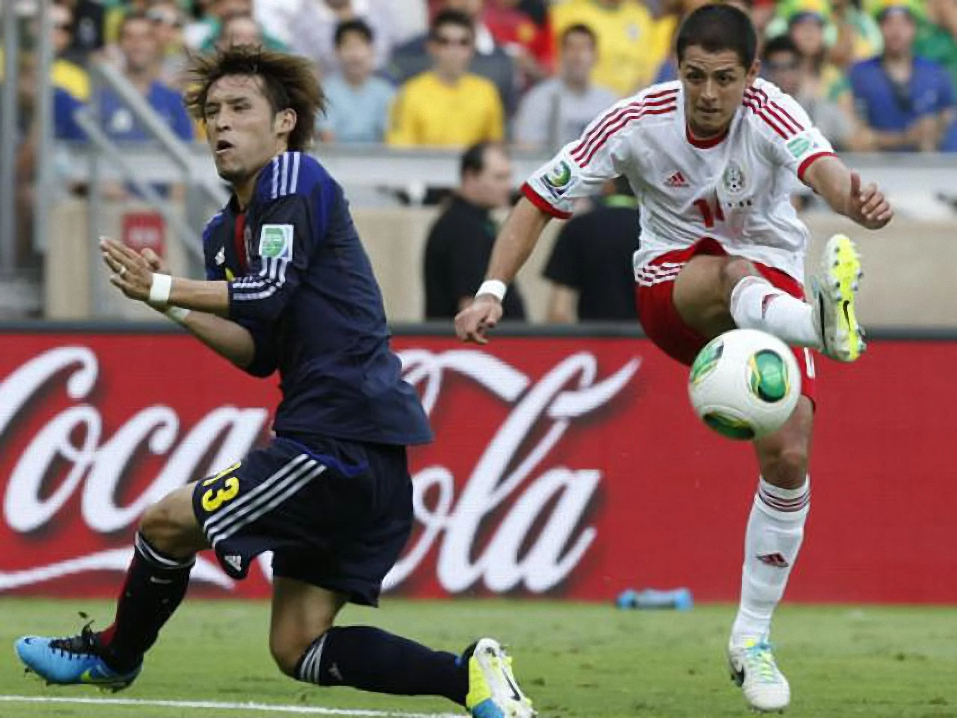 Чичарито с японцами отметился дублем