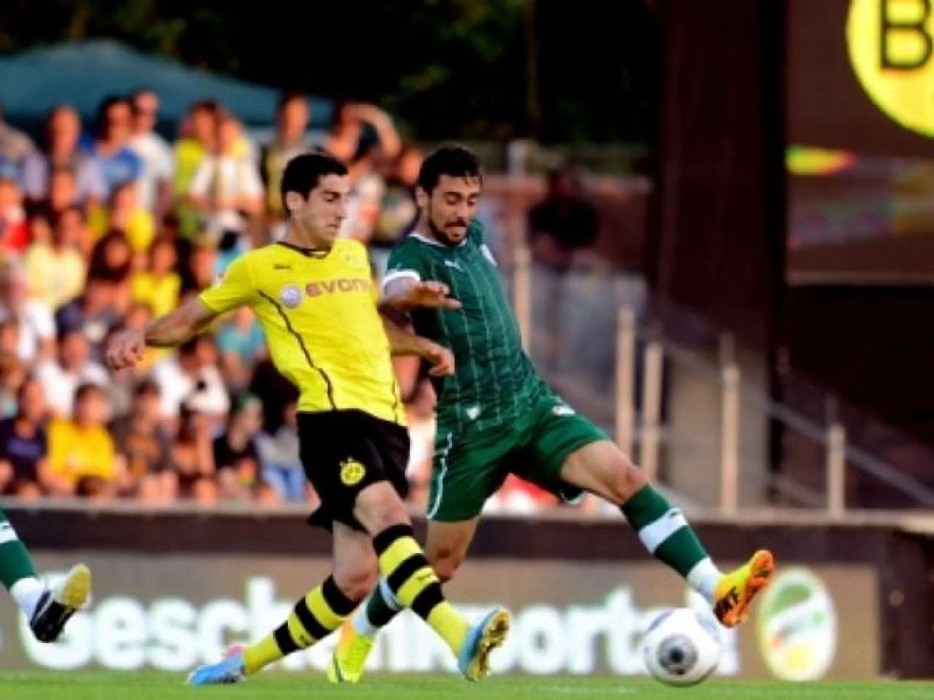 Мхітарян відзначився дублем з пасів