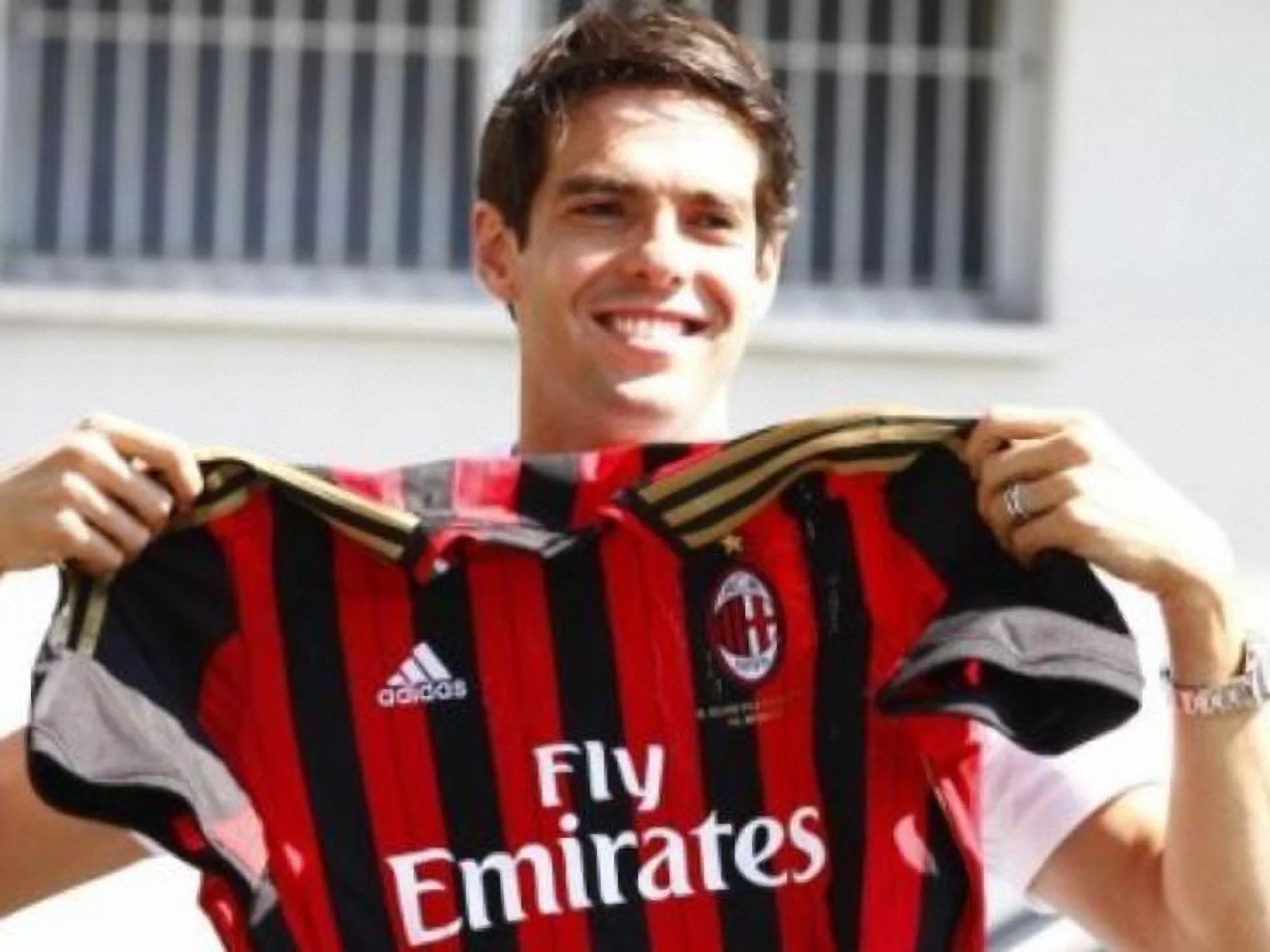 Кака повернувся у клуб, де він здобув собі ім'я