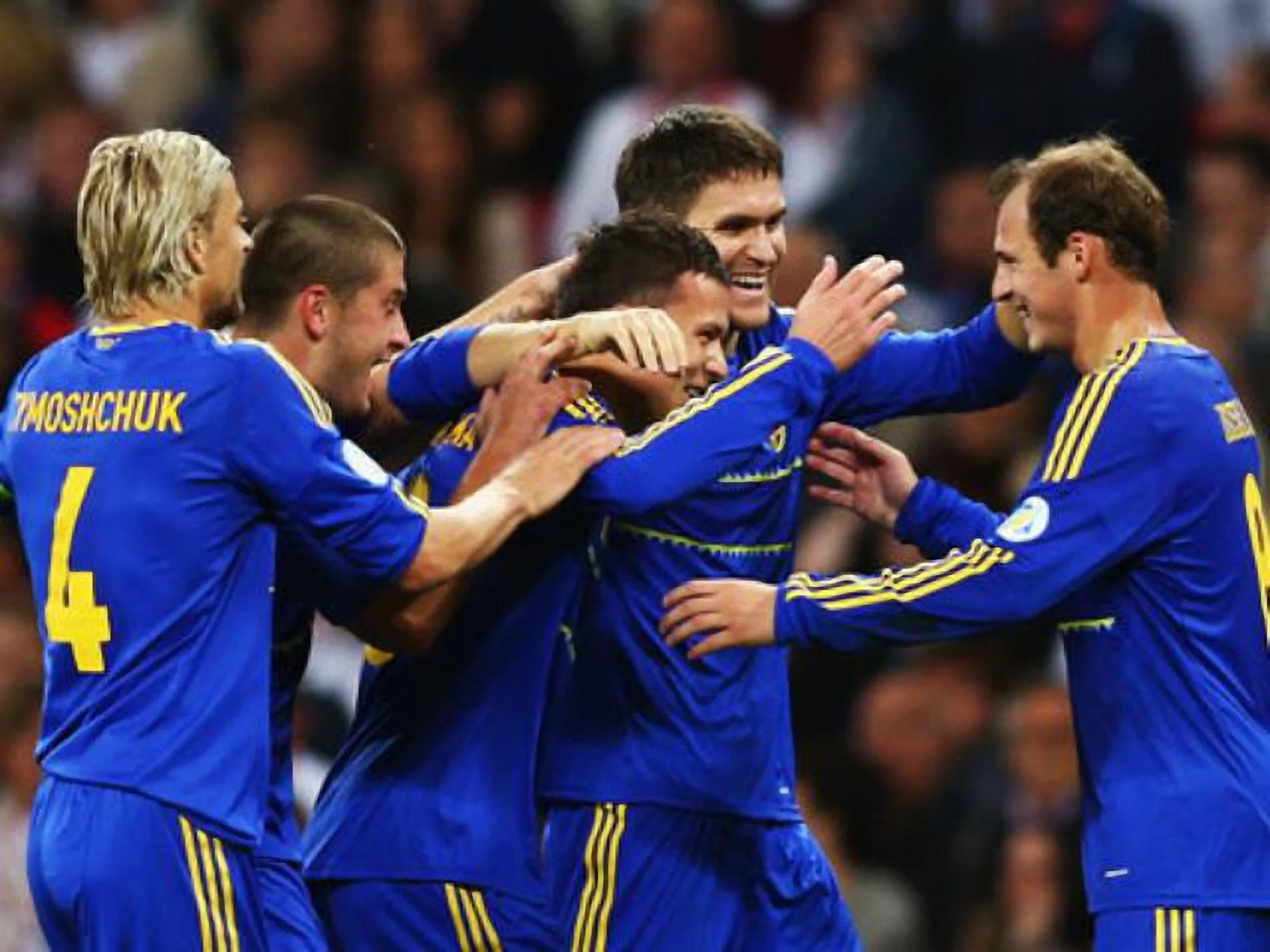 Коноплянка в объятиях после шедевра на "Уэмбли"