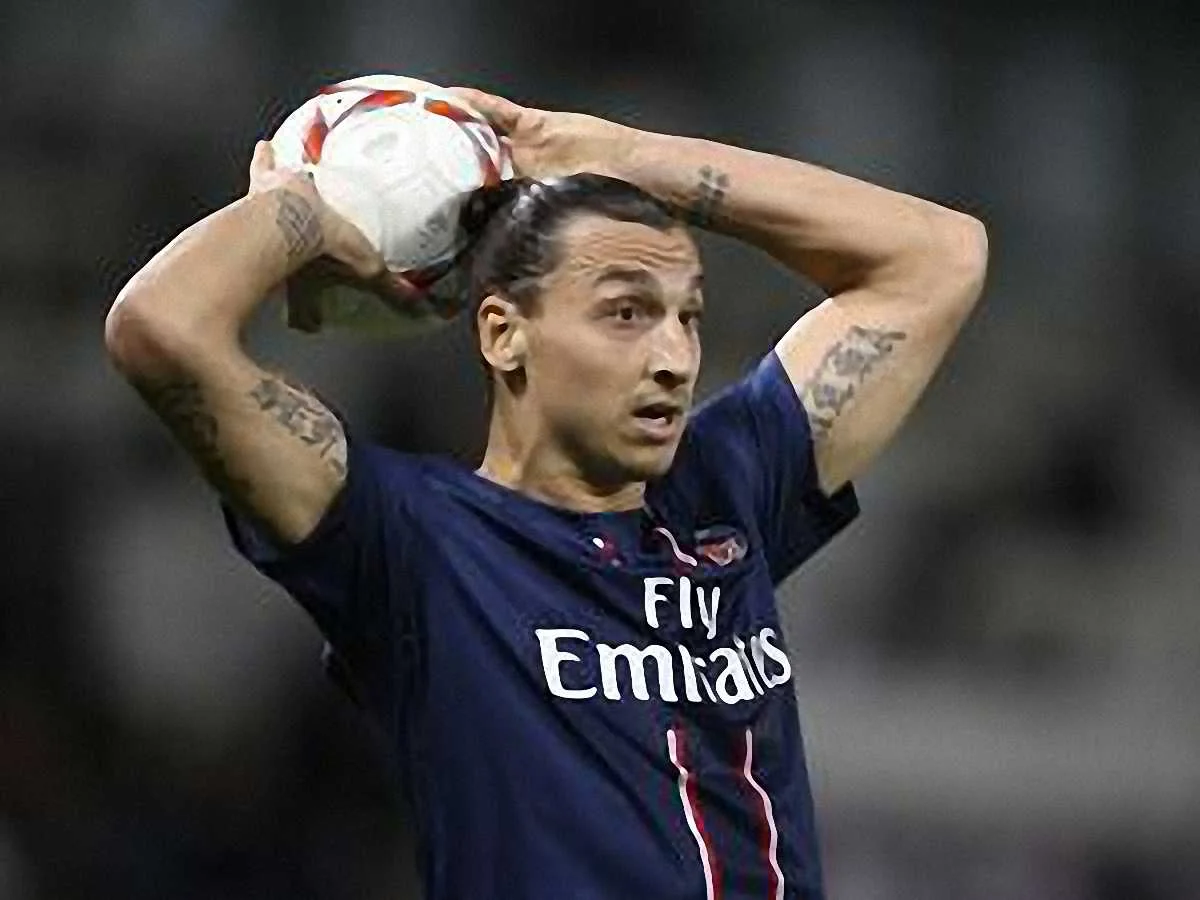 Ібра жбурляє слова не гірше за м'яч