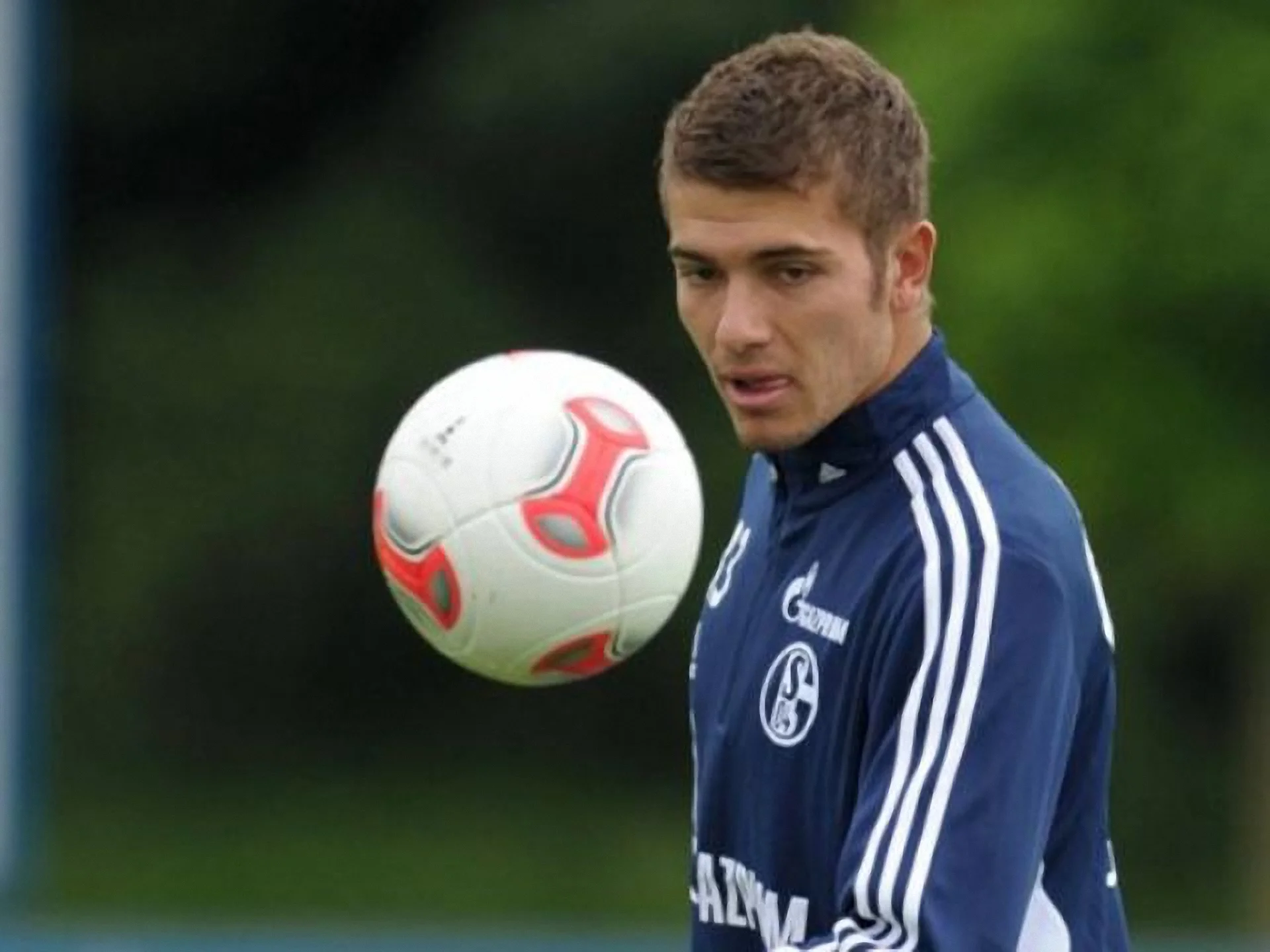 Роман Нойштедтер