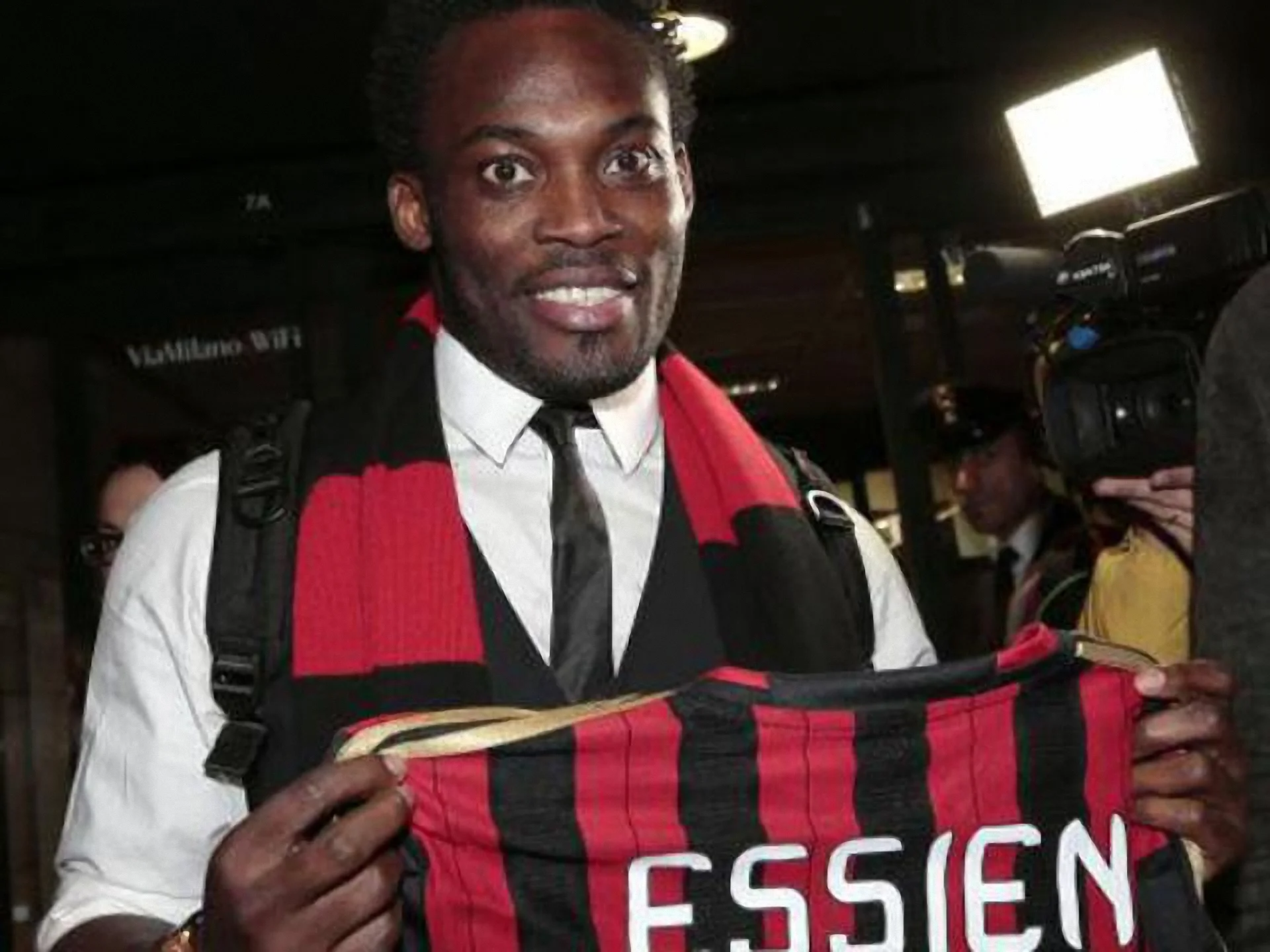 Майкл Есьєн