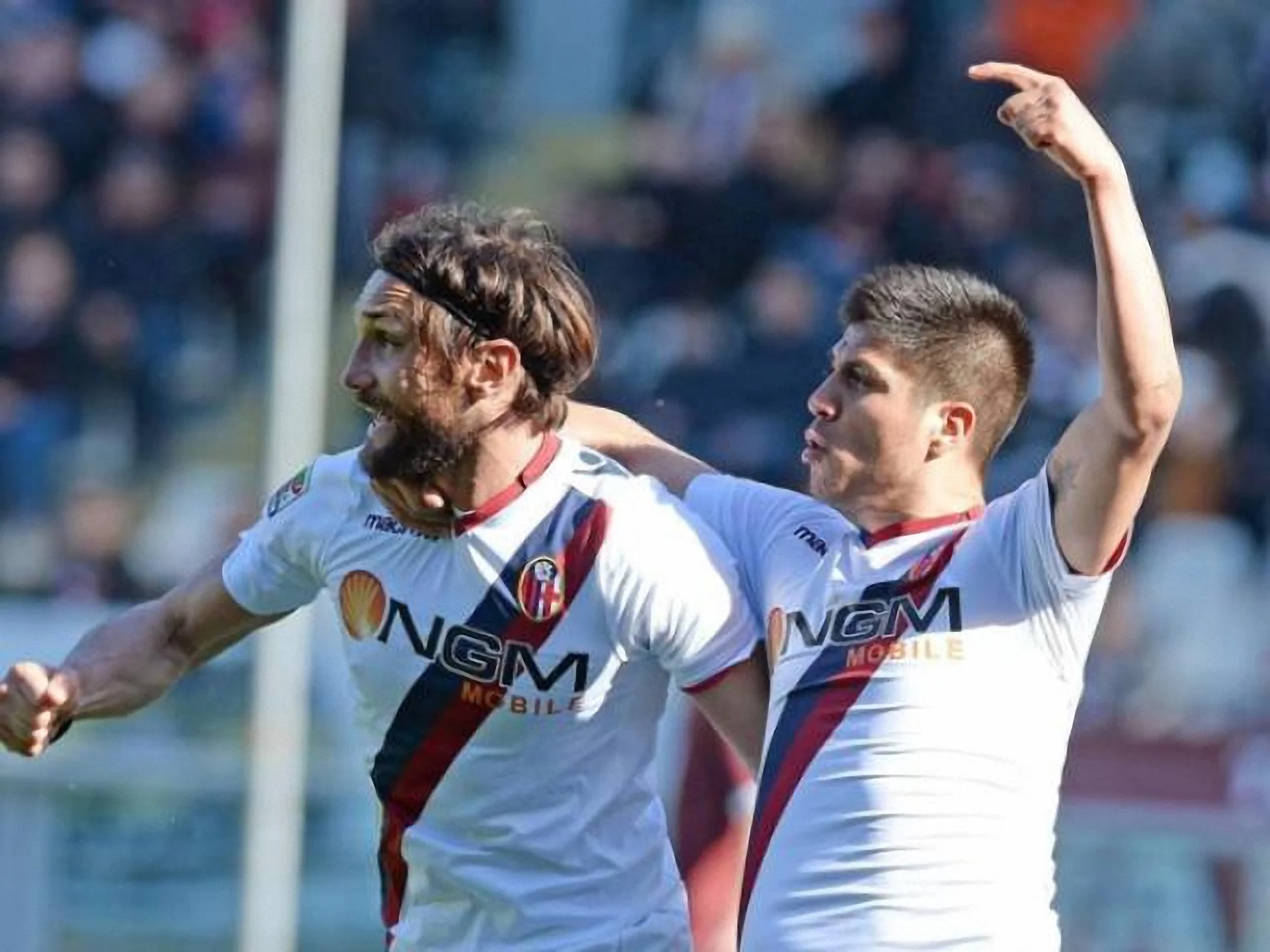 Кристальдо празднует вместе с Бьянки