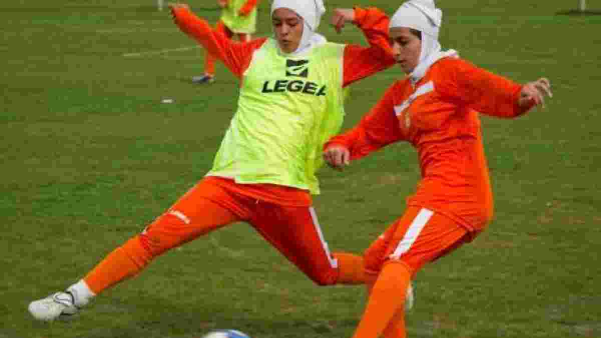 Четверо гравців жіночої збірної Ірану виявились чоловіками