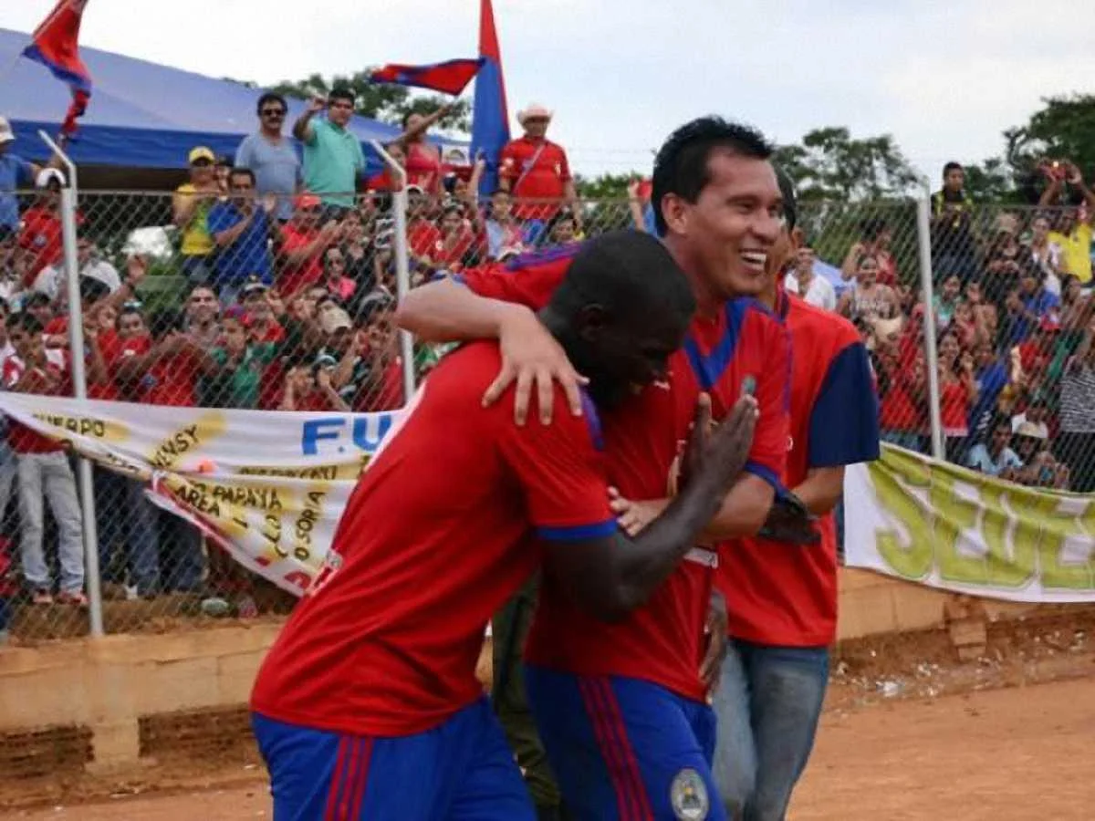 Маленькая радость "Университарио де Пандо"