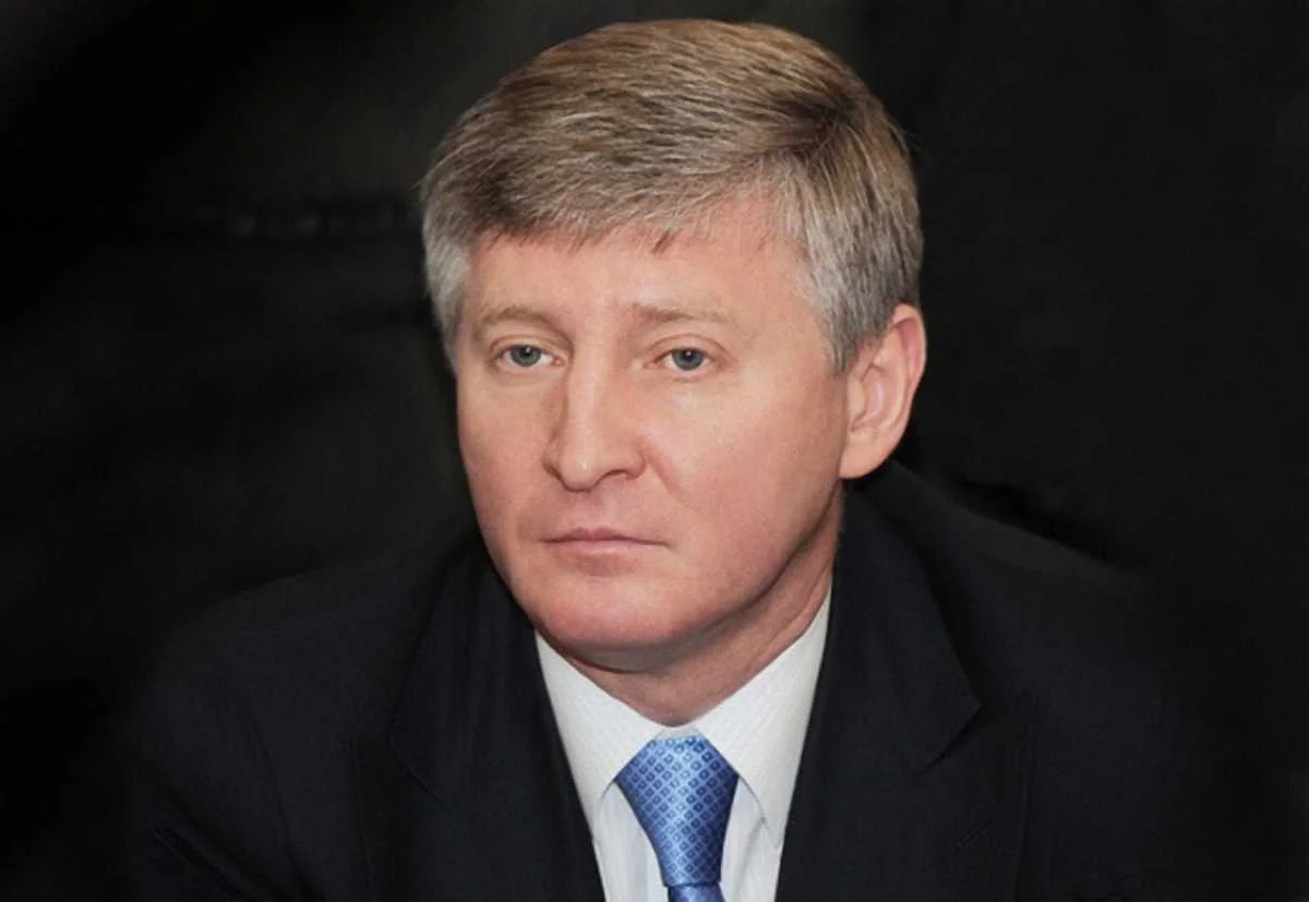 Ахметов висловив співчуття родинам загиблих на території школи і обіцяє допомогу пораненим дітям