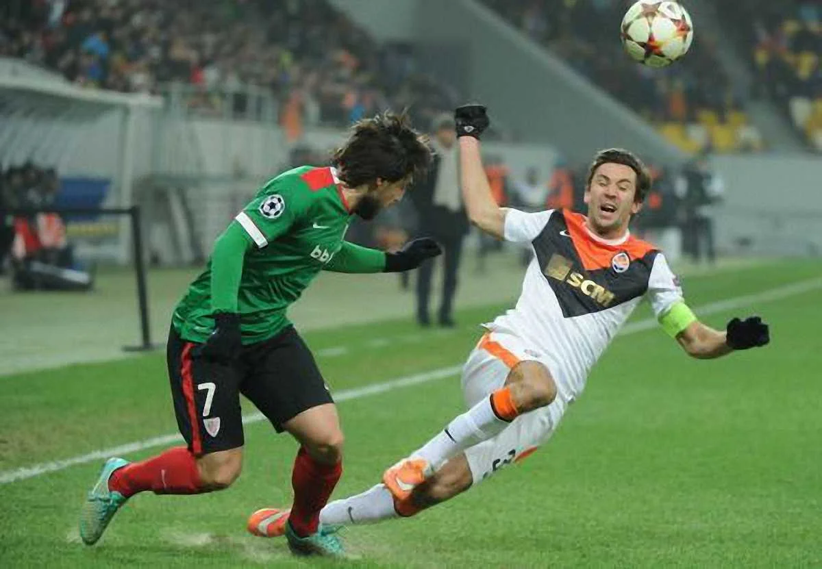 Через перебір жовтих карток капітан "Шахтаря" Даріо Срна (крайній справа) не зіграє в завершальному матчі групового раунду Ліги чемпіонів проти "Порту".