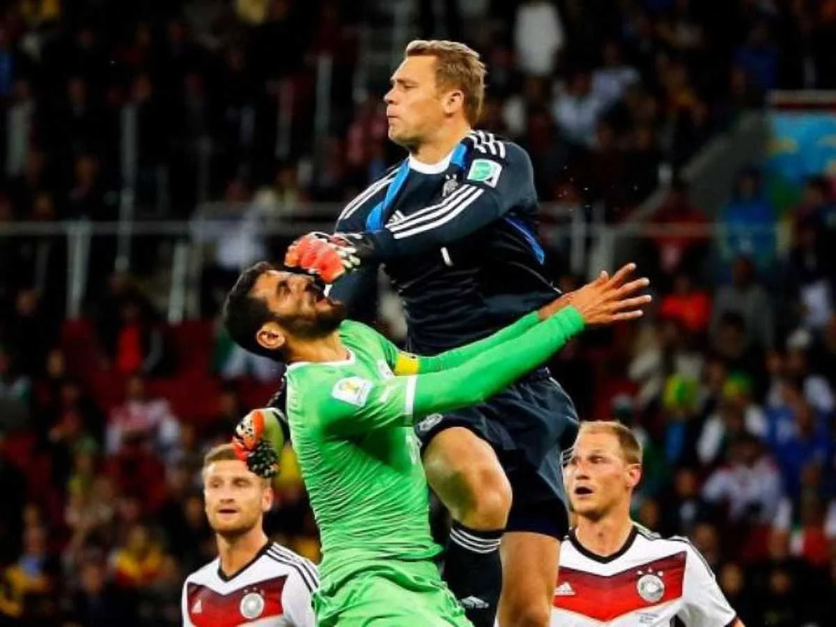 Проти Алжиру на мундіалі Нойєр грав за півкоманди