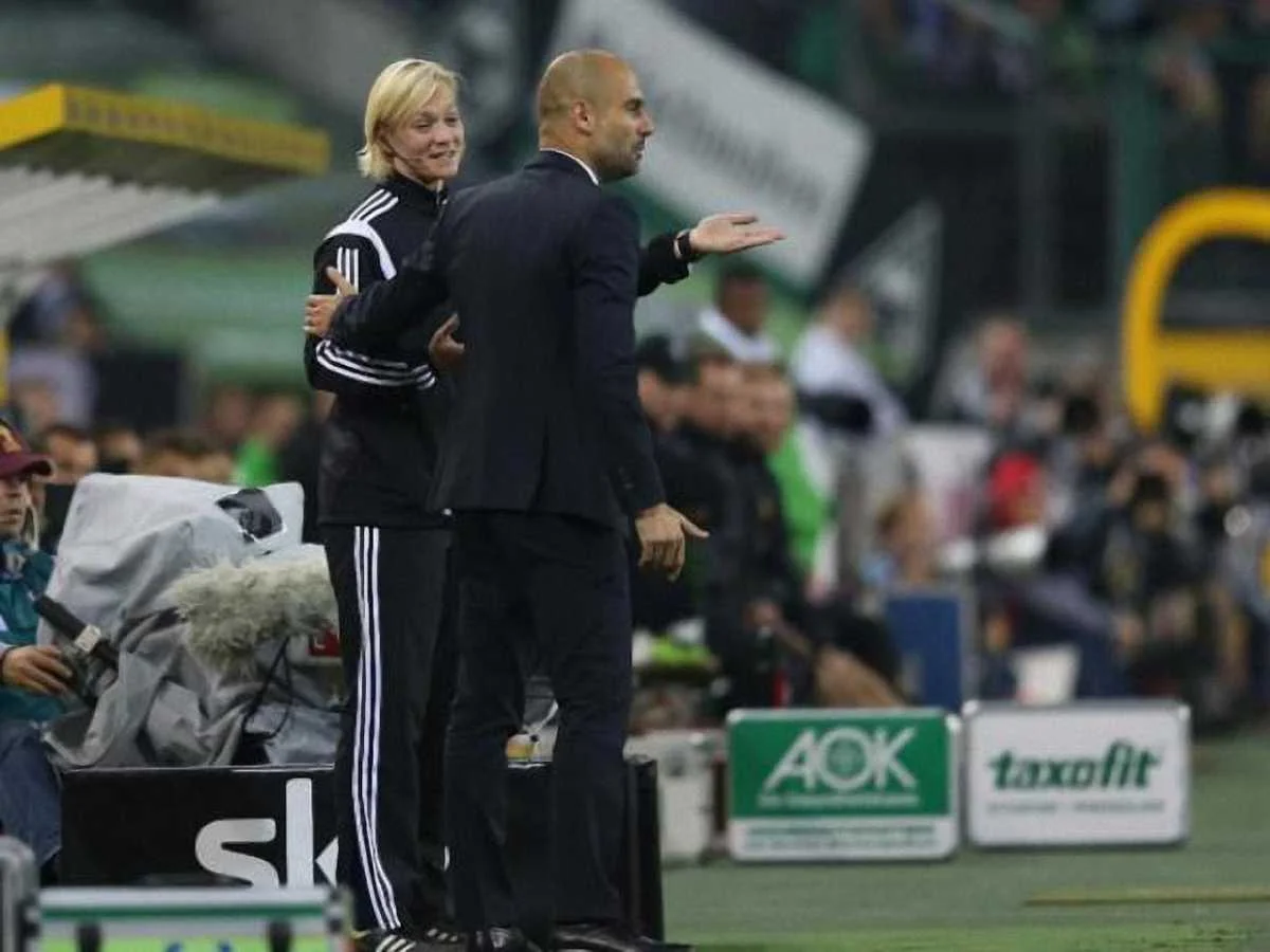 Пеп Ґварідола ще й залицятися до арбітрів встигає під час матчів