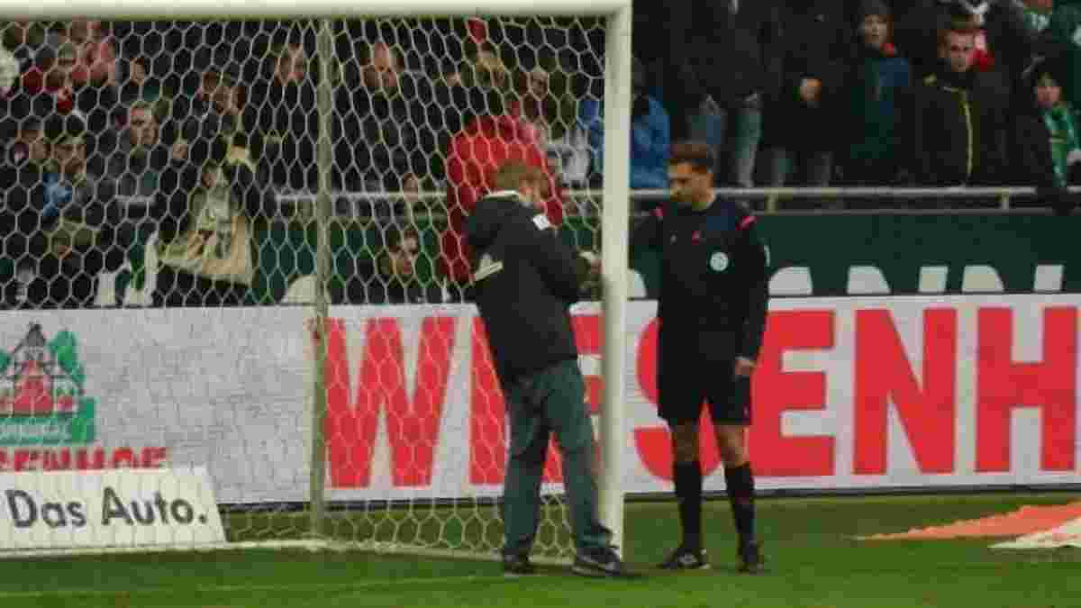 Матч "Вердера" з "Баварією" затримали через дірку у воротах