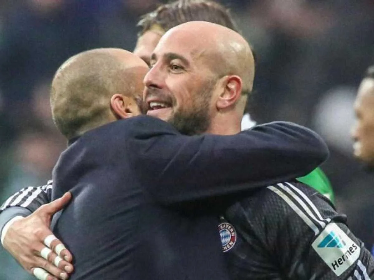 Гвардіола вітає Рейну з першою грою з "Вердером"