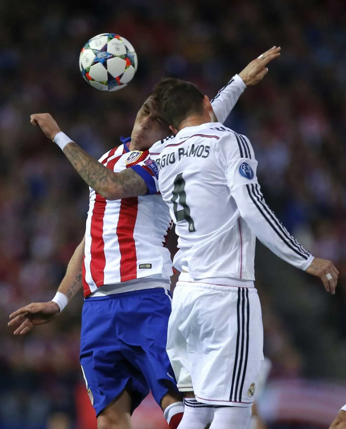 Манджукич пострадал в дуэли с Рамосом