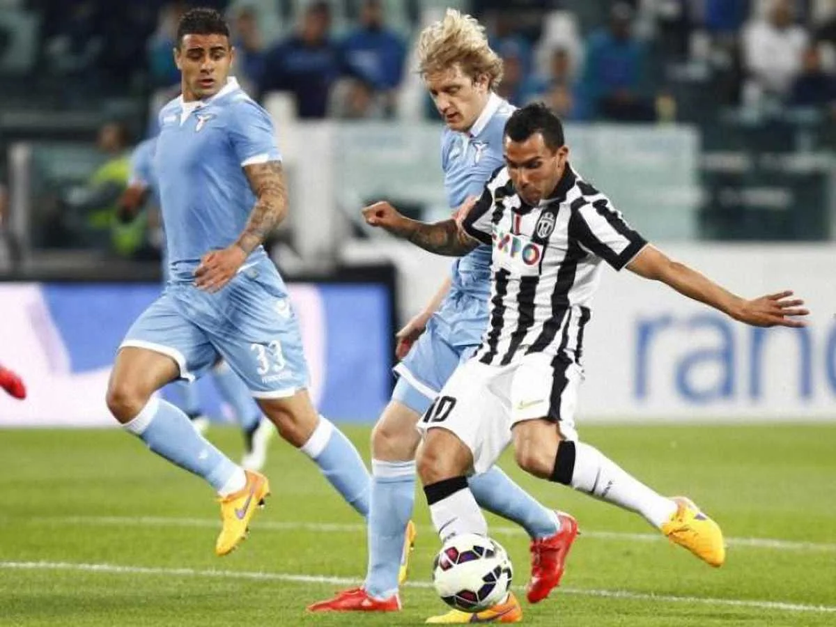 Тевес забив першим