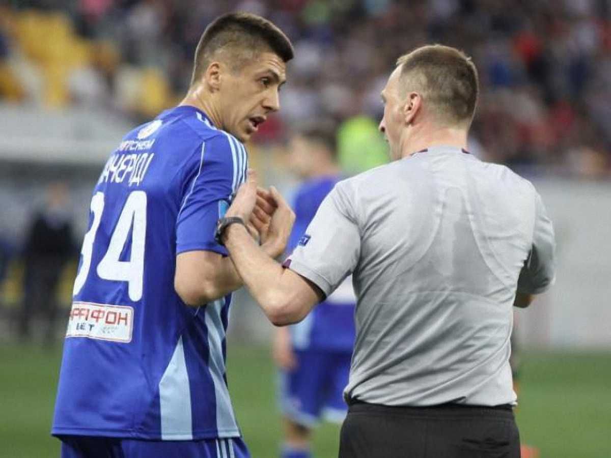 Фото к новости: Упеэловские фишки. "Шахтер" на распутье, или Басня о среднем пальце