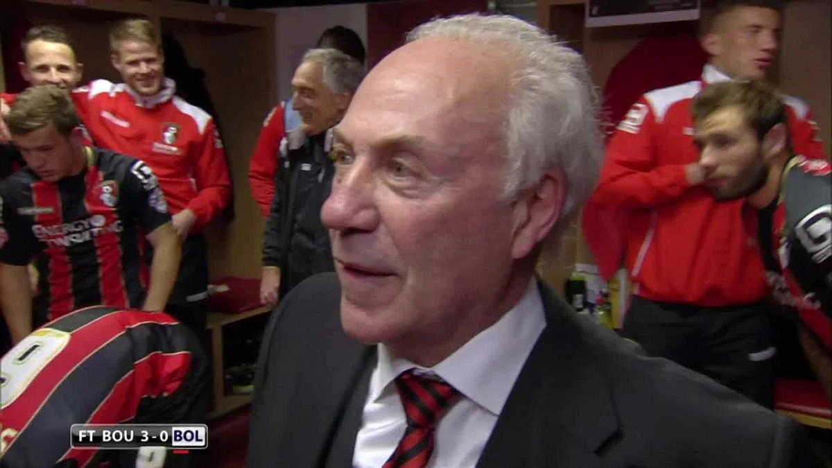 Фото до новини: Президент "Борнмута" шалено відсвяткував вихід в АПЛ (ВІДЕО)