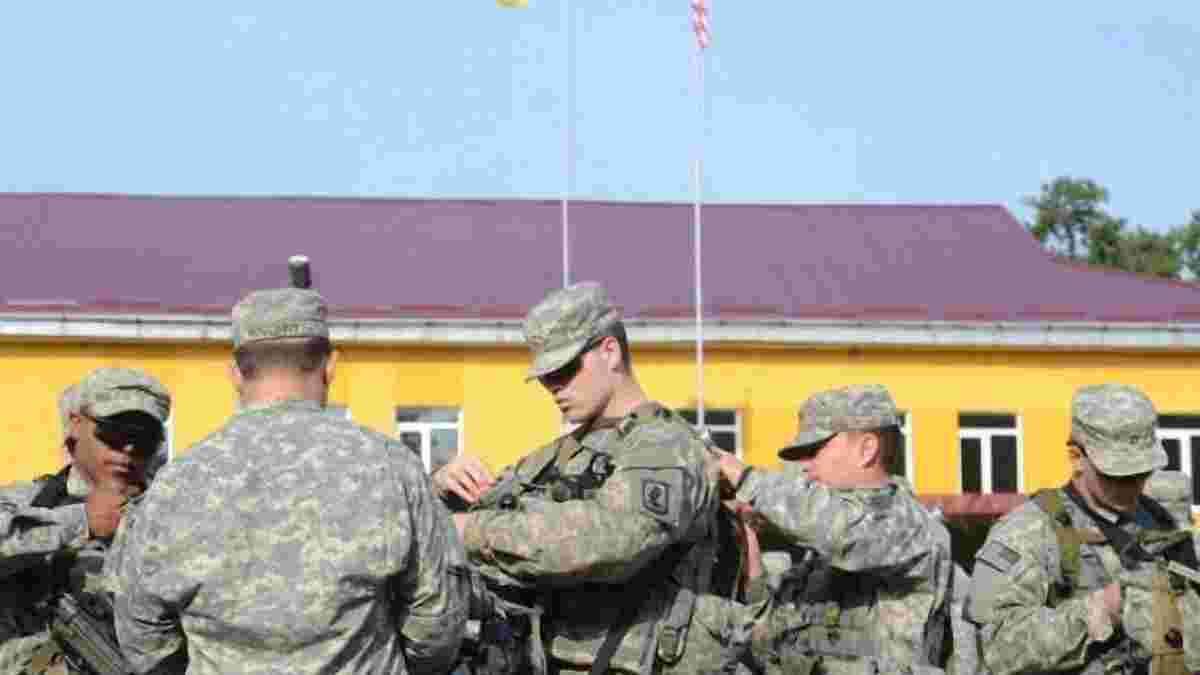 Американські військові відвідали матч "Карпати" - "Чорноморець"