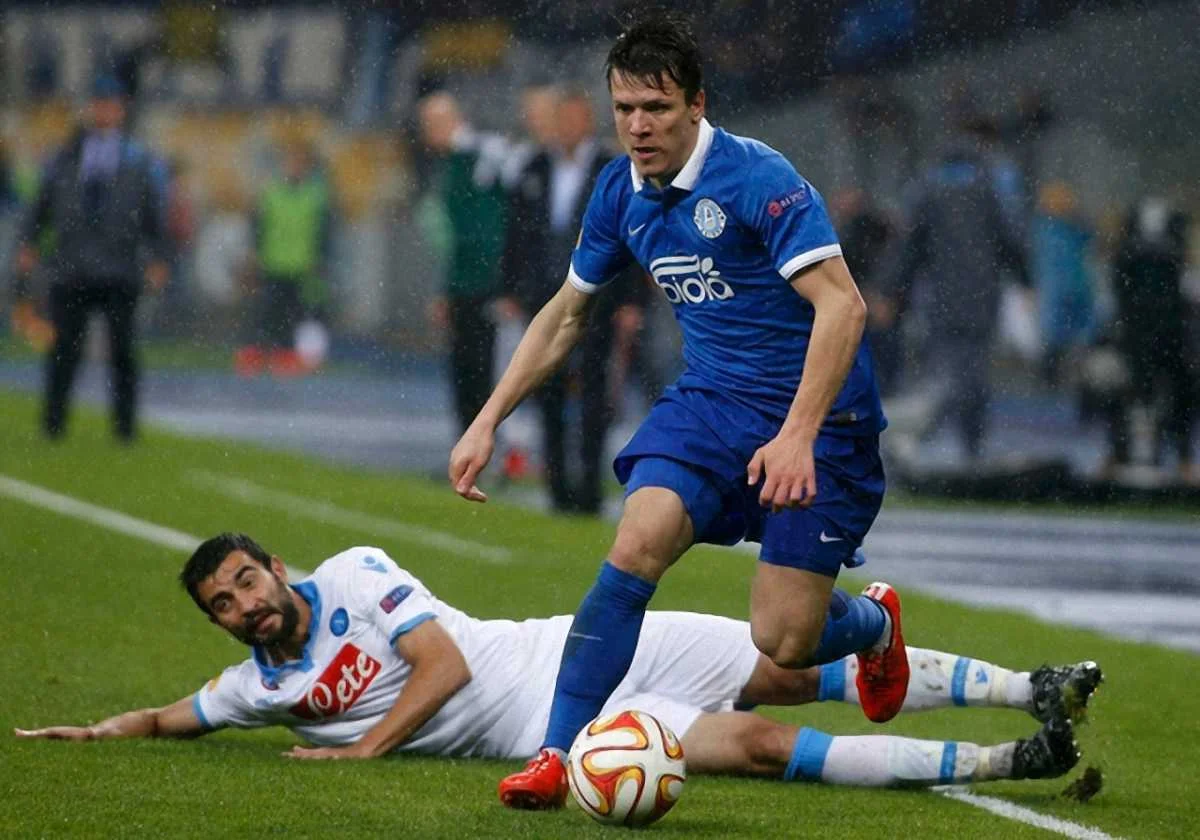 Коноплянка против Альбиоля