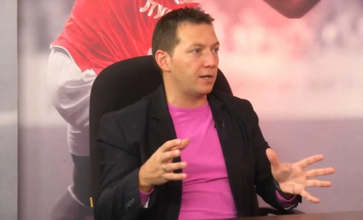 Фото к новости: Упеэловские фишки. Чердак с привидением коментаторишки