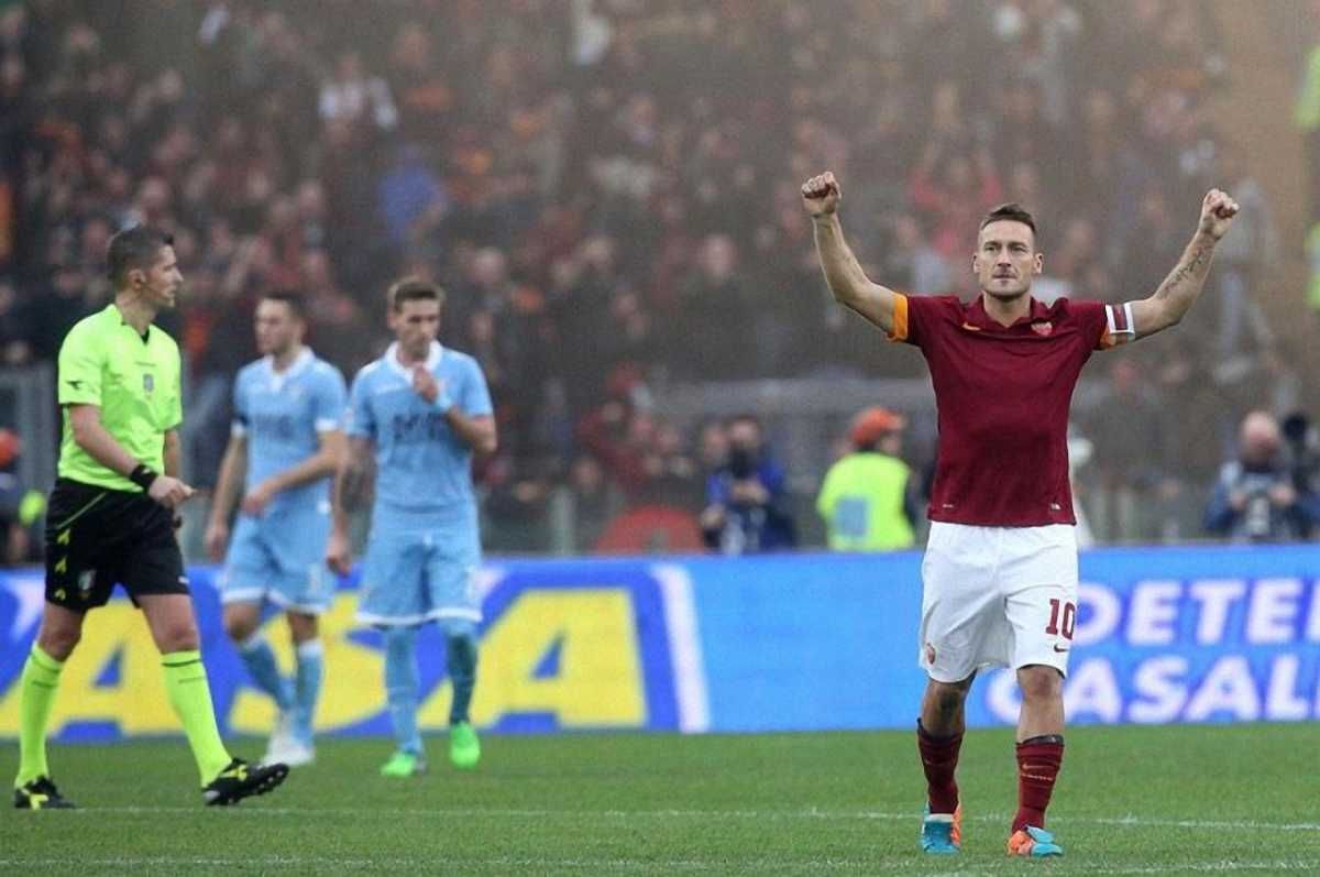 Фото до новини: Матч дня. "Лаціо" - "Рома": битва за груповий етап Ліги чемпіонів